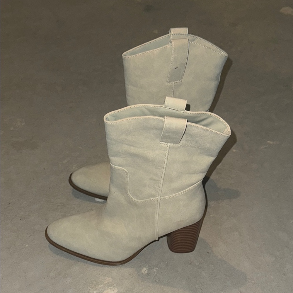 Forever 21 Cream Heeled Boots